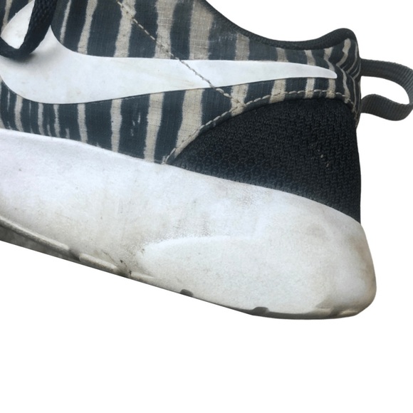 Nike Roshe One Custom Zebra Print Running Shoes - Picture 8 of 16